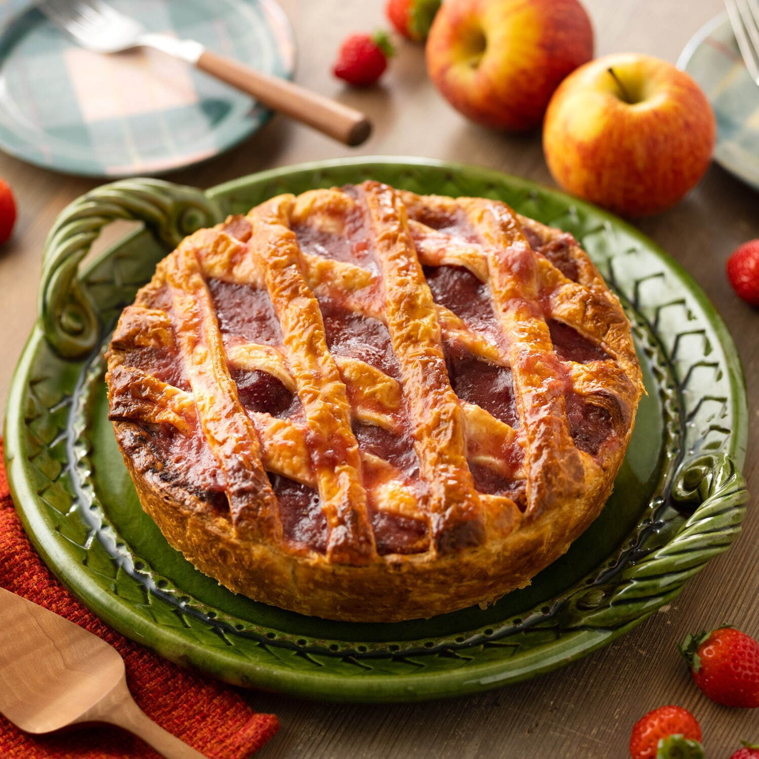 いちびこ秋限定いちごスイーツ、りんごの重ねパイ＆花咲く苺パイなど