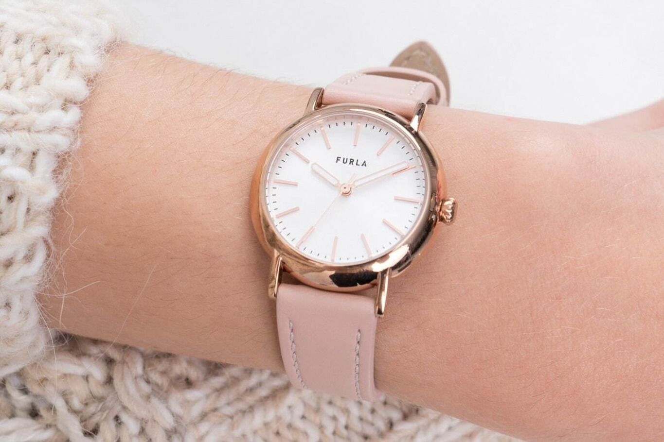 フルラ“淡いピンクトーン”の新作腕時計「フルラ イージー