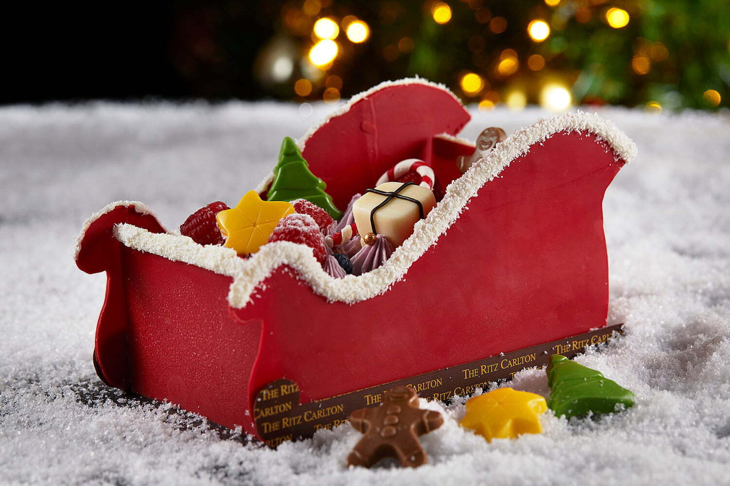 ザ リッツ カールトン大阪のクリスマス21年 サンタのそり を表現したチョコケーキなど ファッションプレス