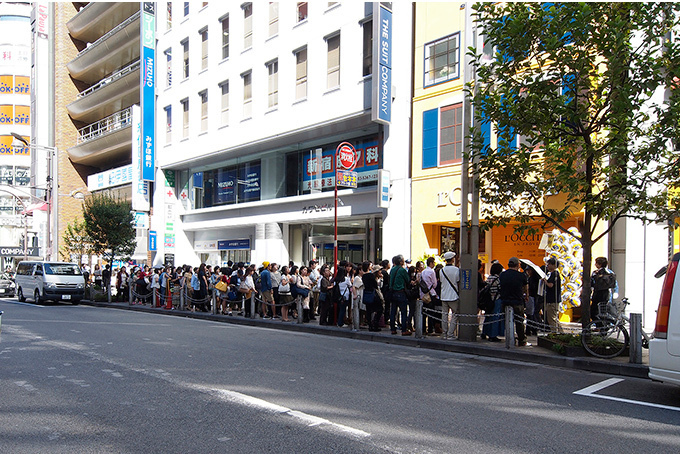 店内レポート 世界最大のロクシタン旗艦店が新宿にオープン 約700人が行列 ファッションプレス