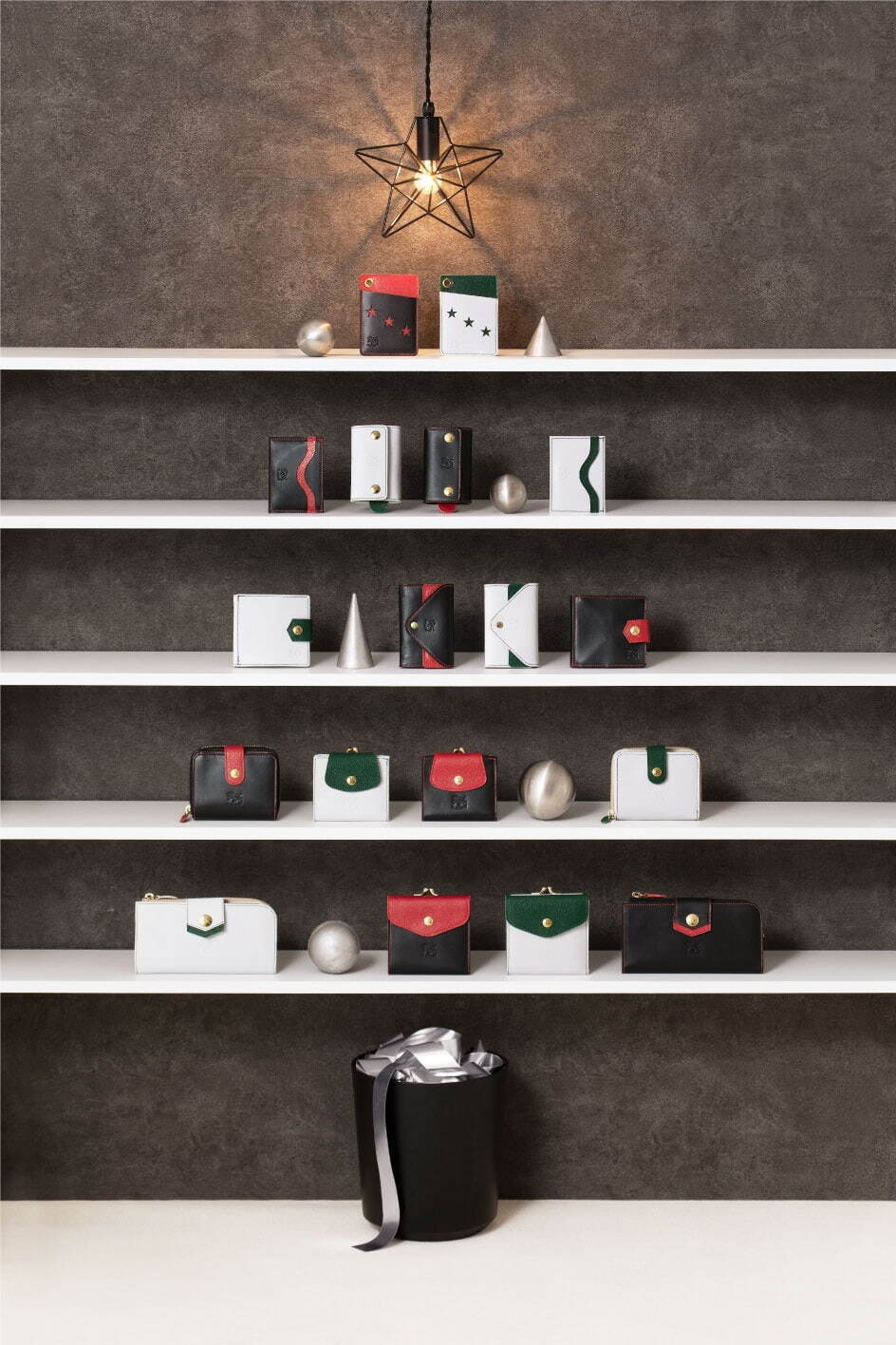 イル ビゾンテの2021年クリスマス限定財布やカードケース、赤＆緑をアクセントに｜写真10