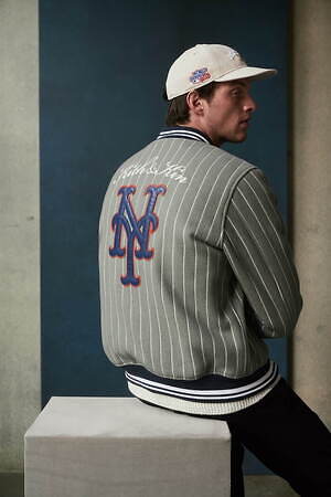 KITHからMLB「ニューヨーク・ヤンキース」ユニフォーム風ジャケットやロゴ入りスーツなど - ファッションプレス
