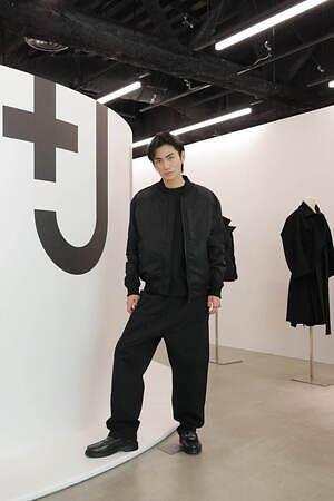 ユニクロ デザイナー ジル サンダー J 21秋冬人気アイテムで楽しむ ユニセックスな旬スタイル ファッションプレス