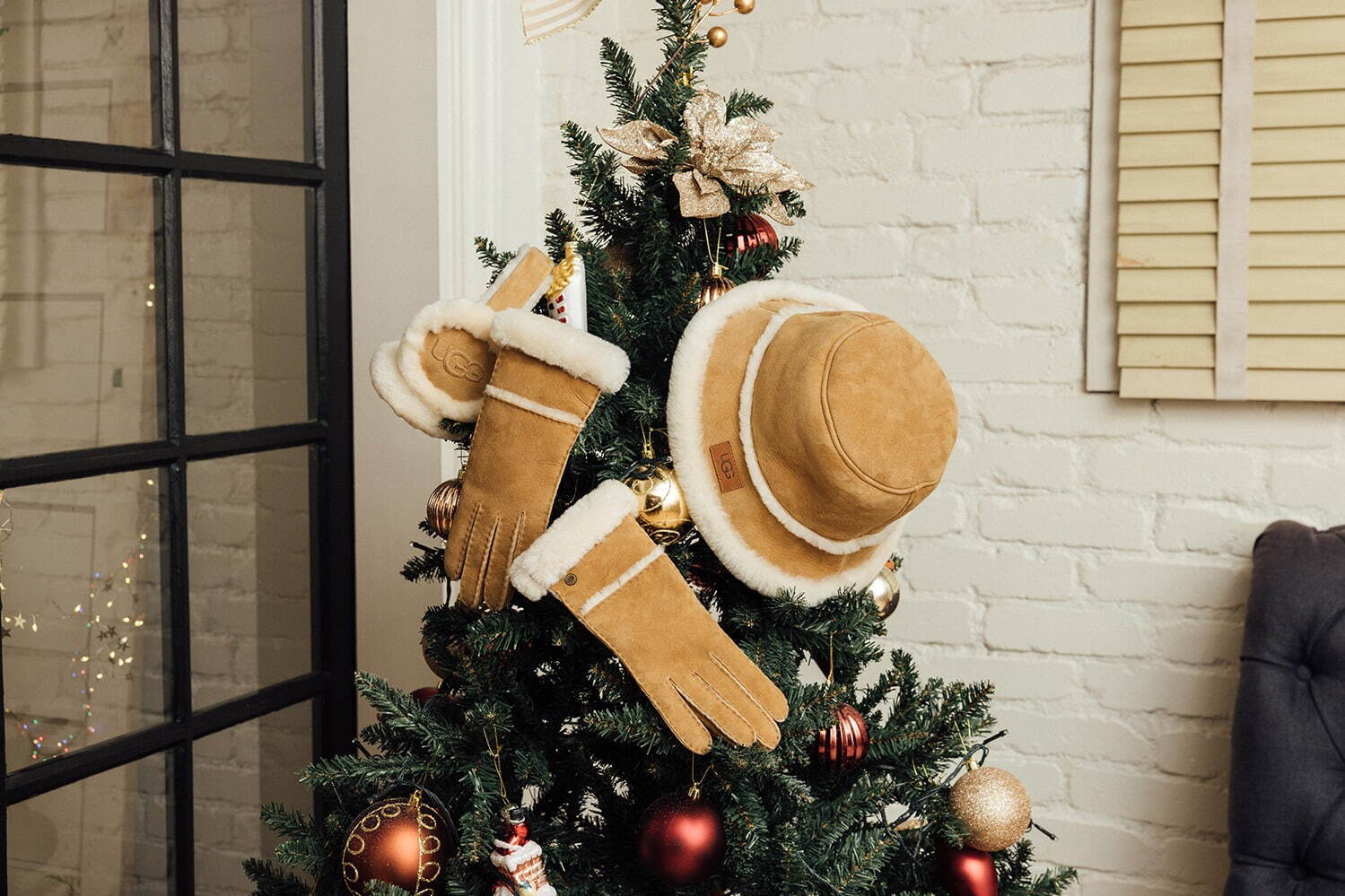 写真25/51｜UGGのクリスマスシューズ、カラフル