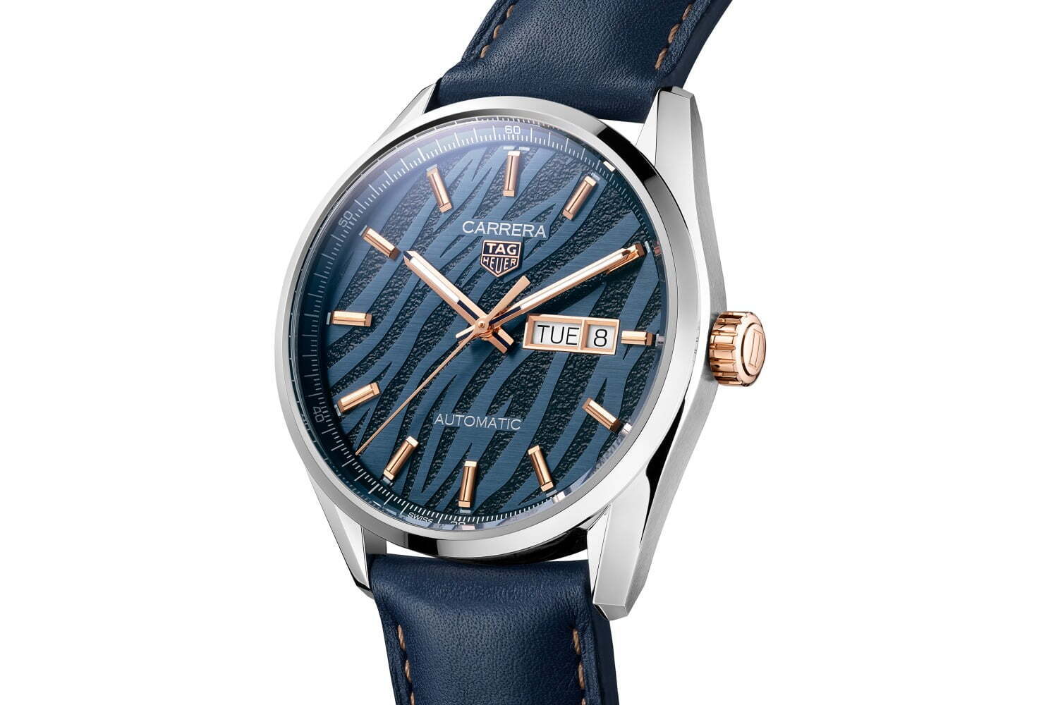 タグ・ホイヤー「カレラ」限定腕時計、ブルーの“タイガーストライプ”で彩るクラシックモデル - ファッションプレス