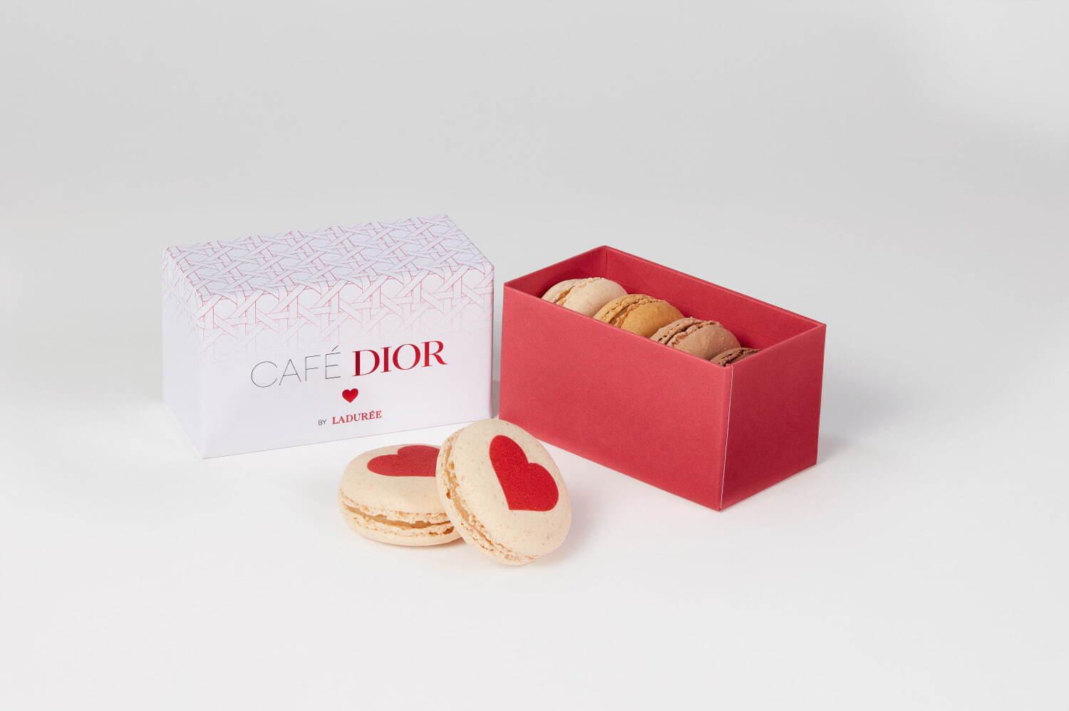 ディオール(DIOR), ラデュレ(Ladurée) カフェ ディオール by ラデュレ｜写真1