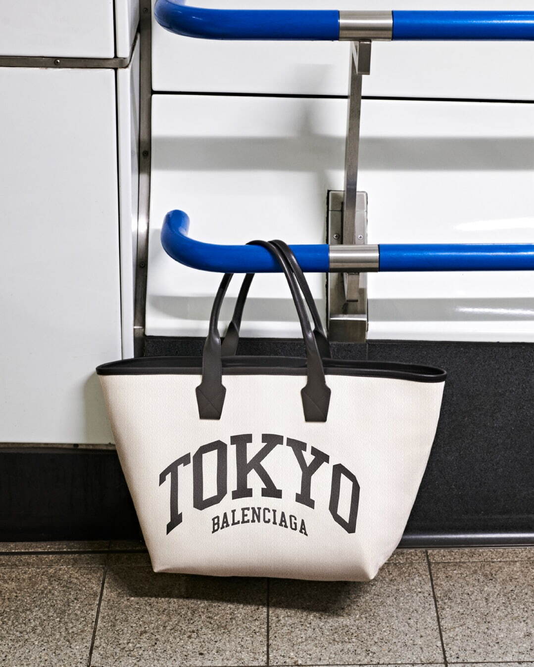 31,176円BALENICIAGA Cities TOKYO  Tote Bag