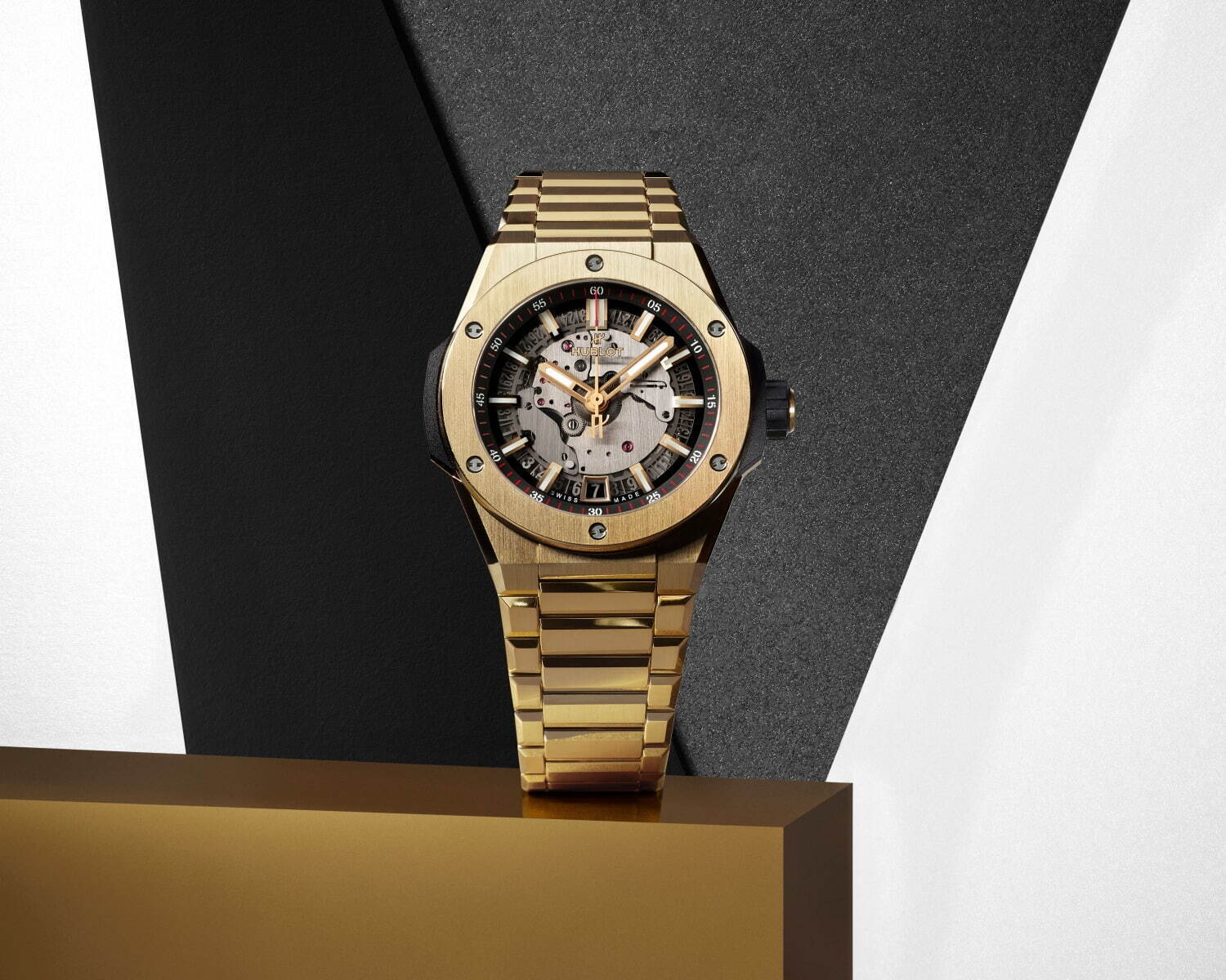 ウブロ新腕時計、薄型ケースのブレスレットモデル「ビッグ・バン