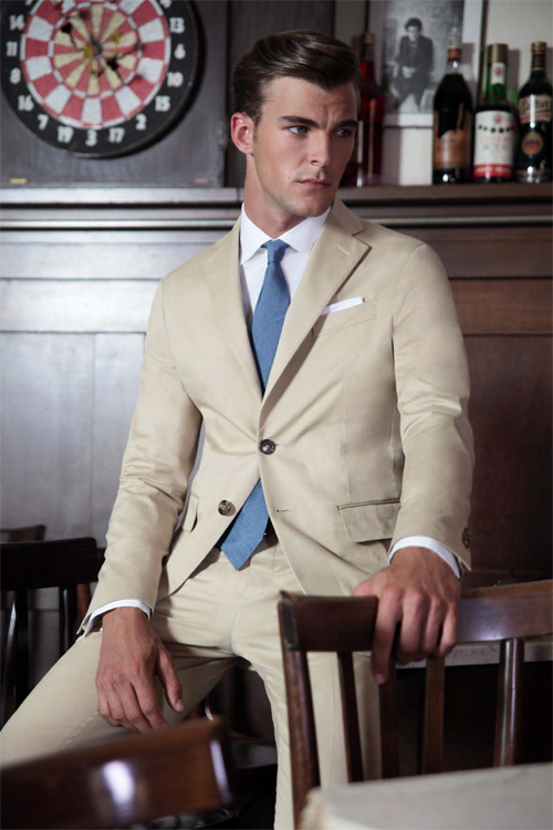 ディースクエアードのクラシックコレクション 都会的な紳士のためのモダンなスーツ ファッションプレス