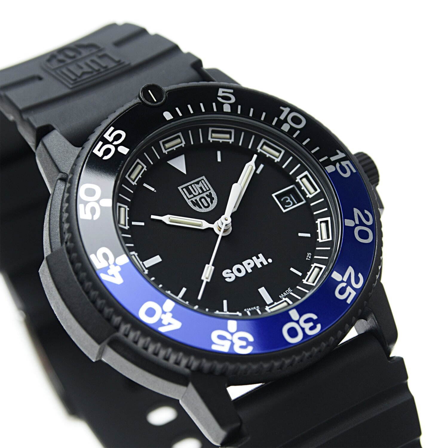 ソフネット×ルミノックスの限定腕時計、ダイバーズウォッチのベゼル 