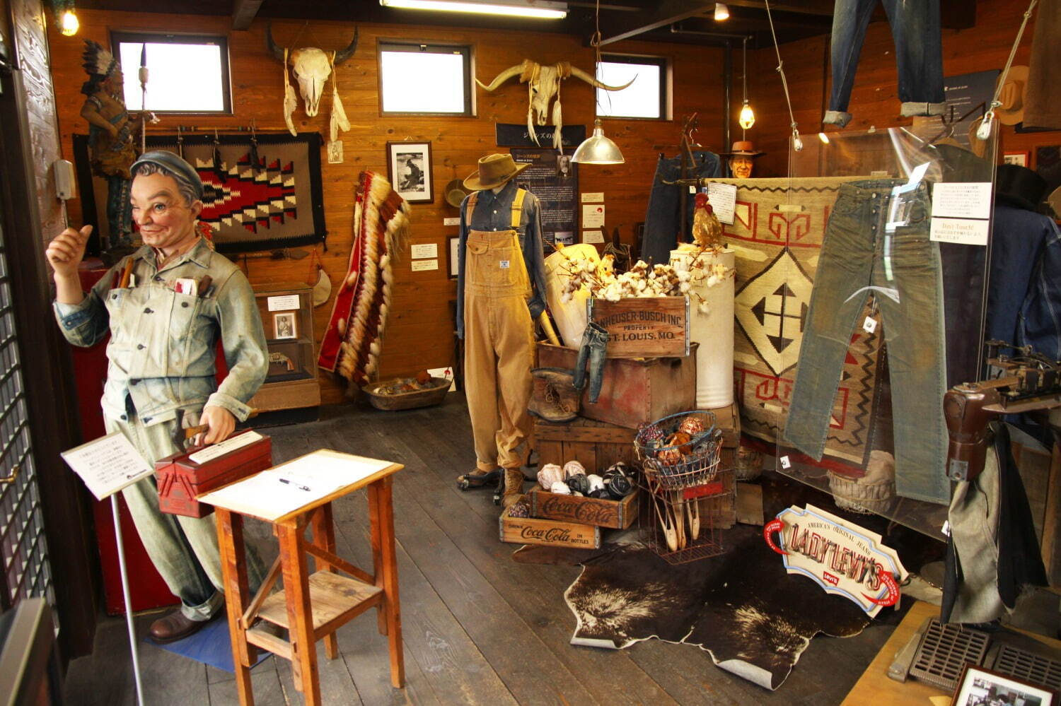 “ジーンズの聖地”児島を巡る旅、岡山デニムに触れるジーンズストリートおすすめ店舗やジーンズ作り体験｜写真13