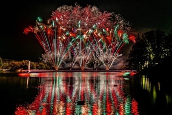 りんどう湖花火大会 音楽とシンクロした打ち上げ花火 Gwりんどう湖ファミリー牧場で ファッションプレス