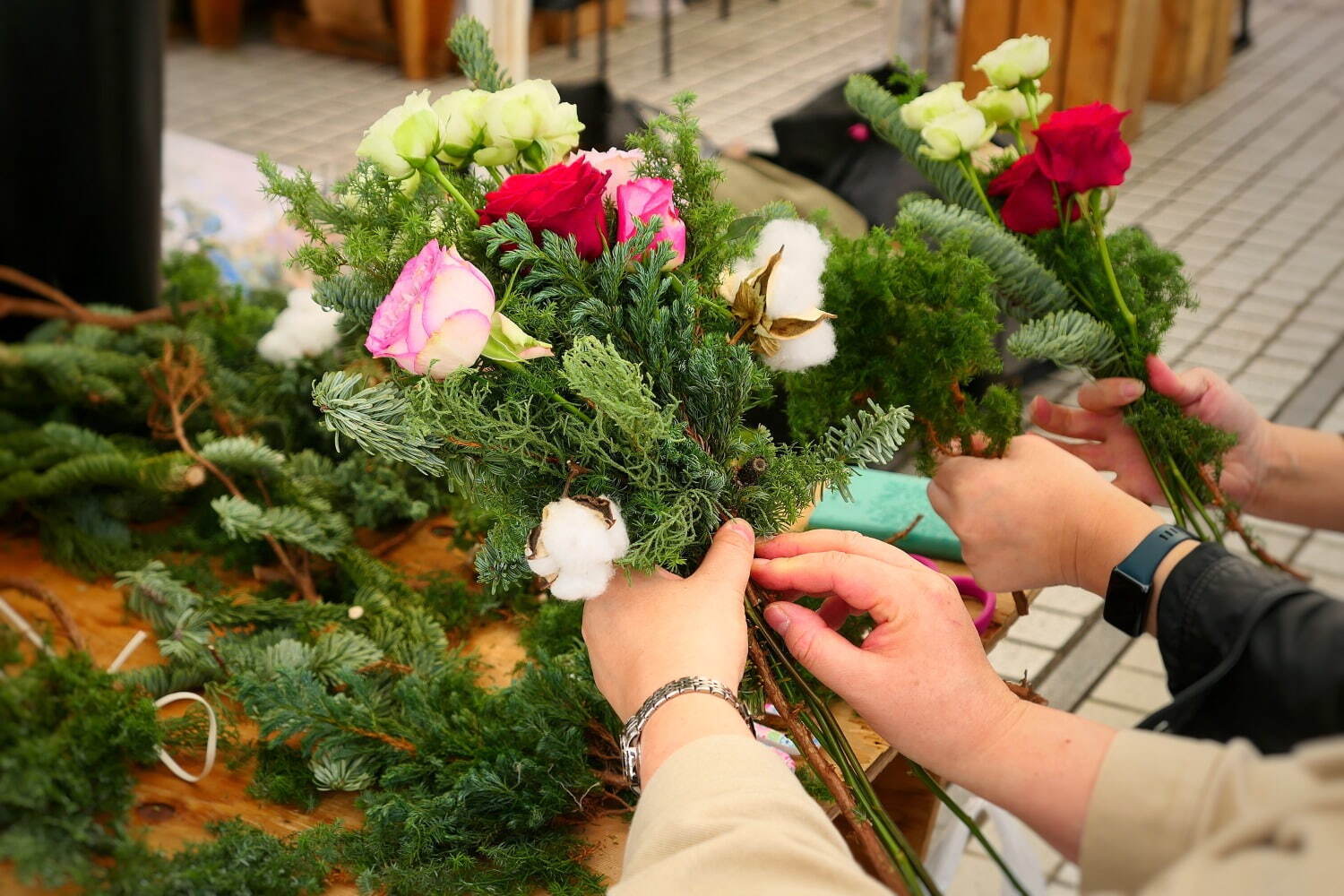 薔薇イベント「ローズ フェスティバル」青山ファーマーズマーケットで、プロによる花器の提案も｜写真14