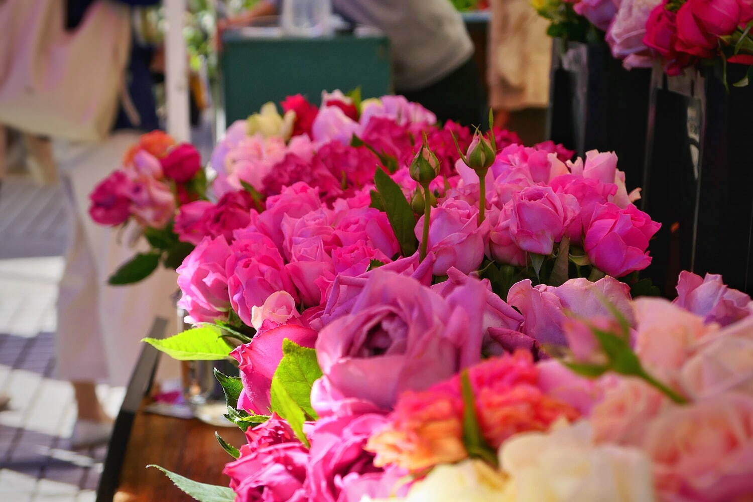 薔薇イベント「ローズ フェスティバル」青山ファーマーズマーケットで、プロによる花器の提案も｜写真13