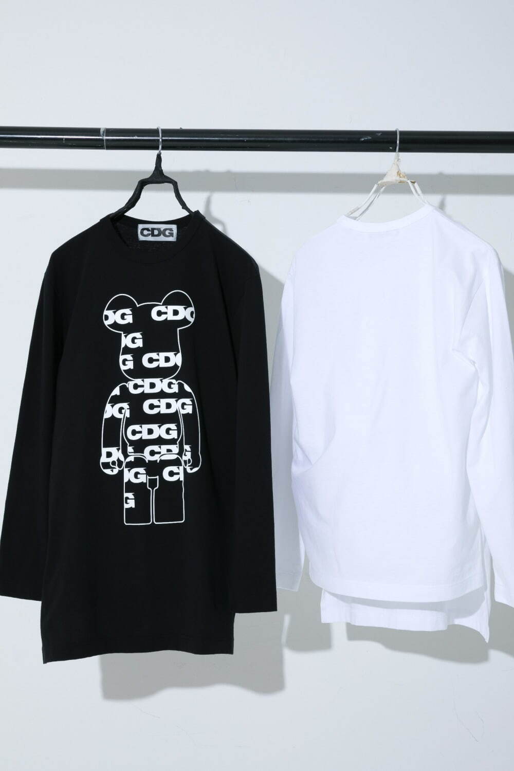 コム デ ギャルソンのCDG×メディコム・トイ、“CDGロゴ入りベアブリック