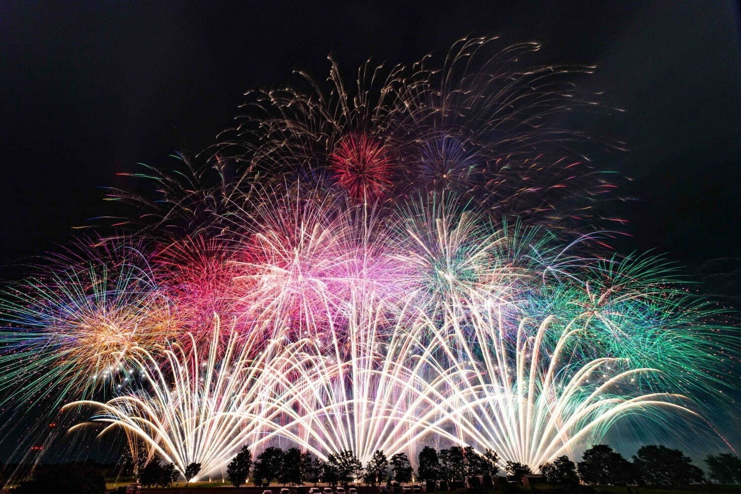 東京都内 首都圏の花火大会 22年夏 日時 チケット 打ち上げ場所など開催情報を一挙紹介 ファッションプレス