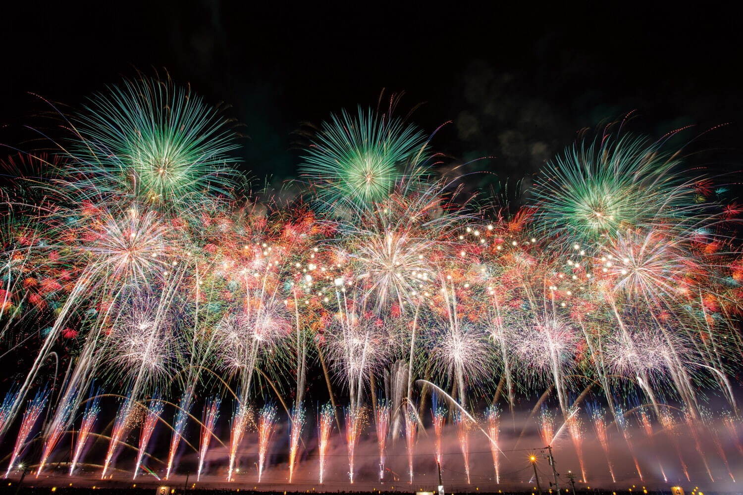 大曲の花火「全国花火競技大会2022」秋田・大仙で、昼夜2部制の日本三大花火大会が3年ぶりに｜写真9