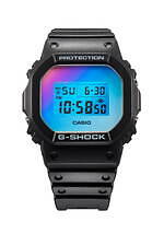 G-SHOCK、光を受けてレインボーに輝く新作シリーズ「イリデセント