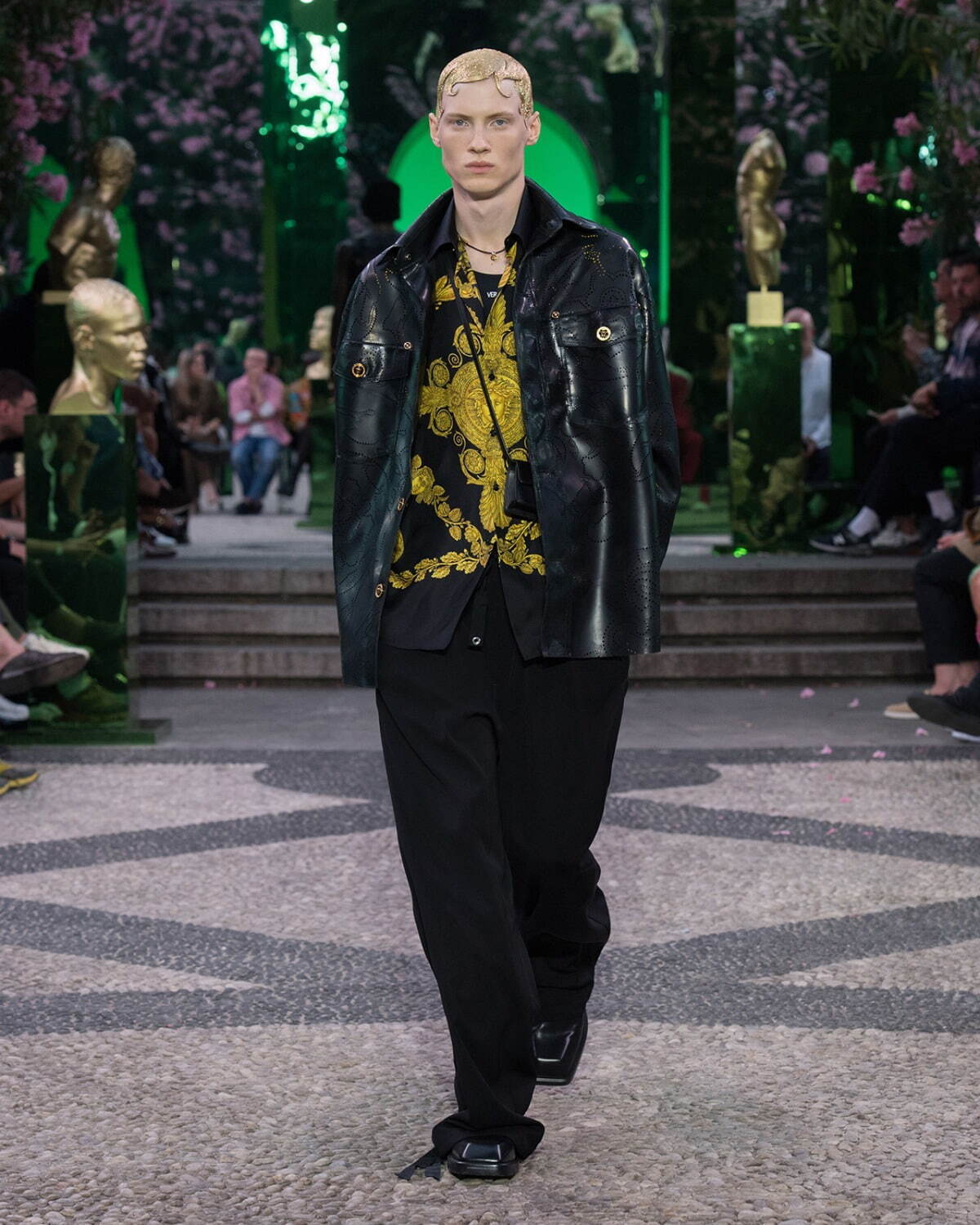 写真35/42｜ヴェルサーチェ(VERSACE) 2023年春夏メンズコレクション