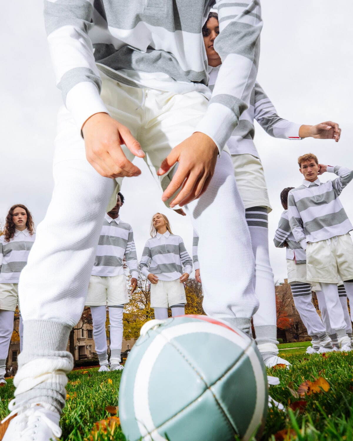 トム ブラウン(THOM BROWNE) フットボール｜写真21