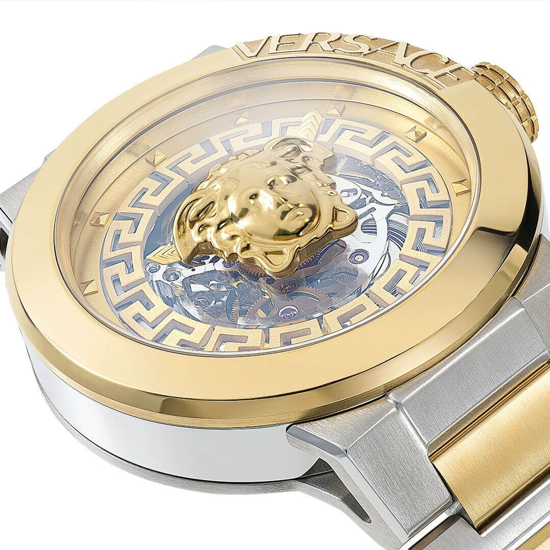 ヴェルサーチェ新作腕時計“まるで浮いている”メドゥーサ＆グレカ模様のスケルトンウォッチ - ファッションプレス
