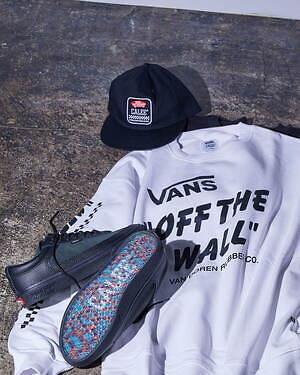 VANSとキャリーのコラボスニーカー、”シボ感”レザー×スエードの上品