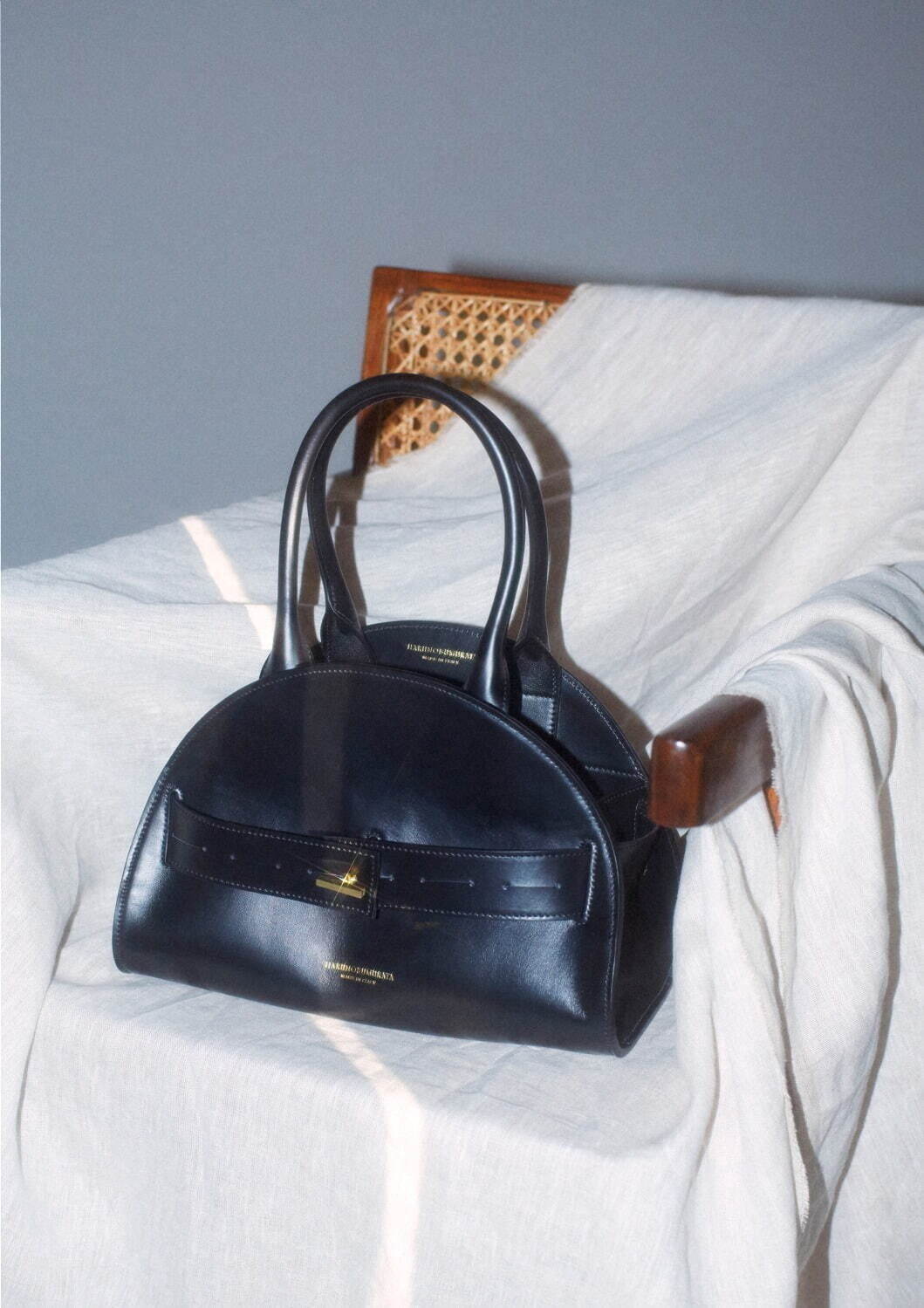 ハルノブムラタのレザーバッグ「ピアーダ」にミディアム＆スモール