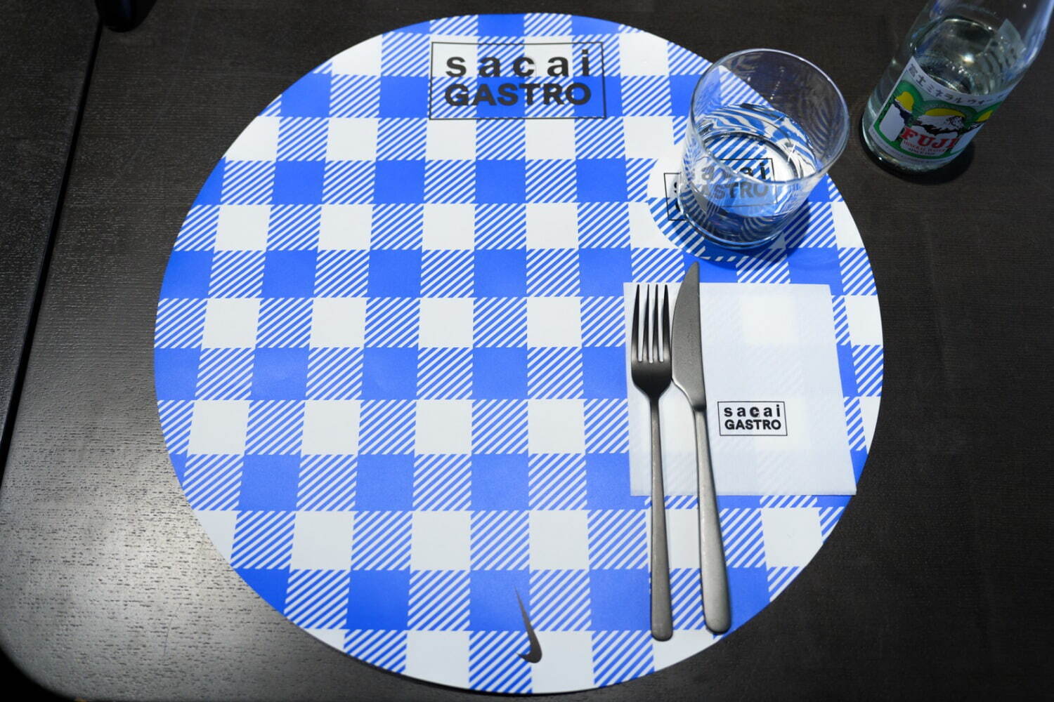 sacai×ゲットー ガストロのコラボカフェ、原宿で - ナイキスウッシュ入り“ソール型”ワッフル｜写真7