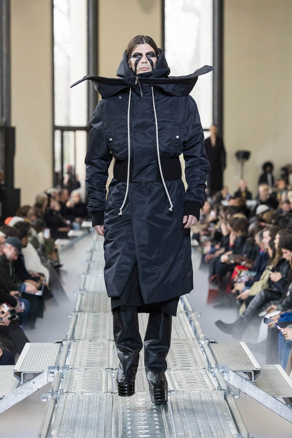 リック・オウエンス(Rick Owens) 2023-24年秋冬メンズコレクション  - 写真29