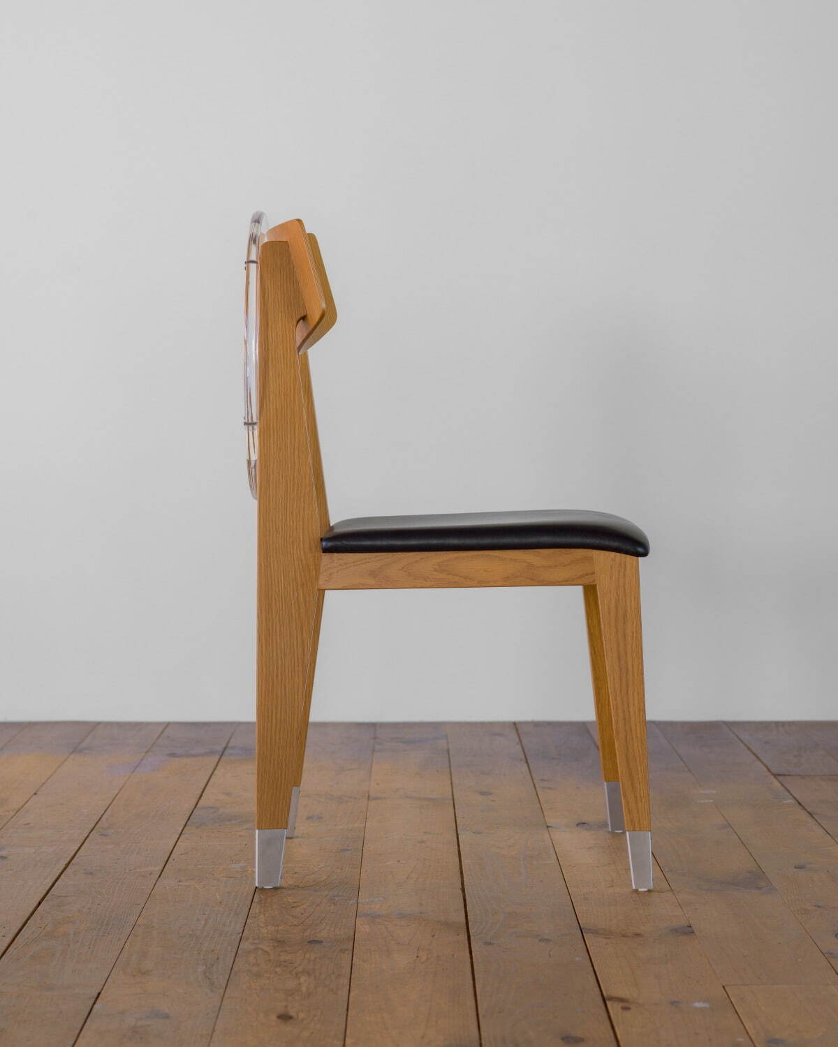 アンダーカバーの椅子「アナーキーチェア」アクリル製“サークルA”の