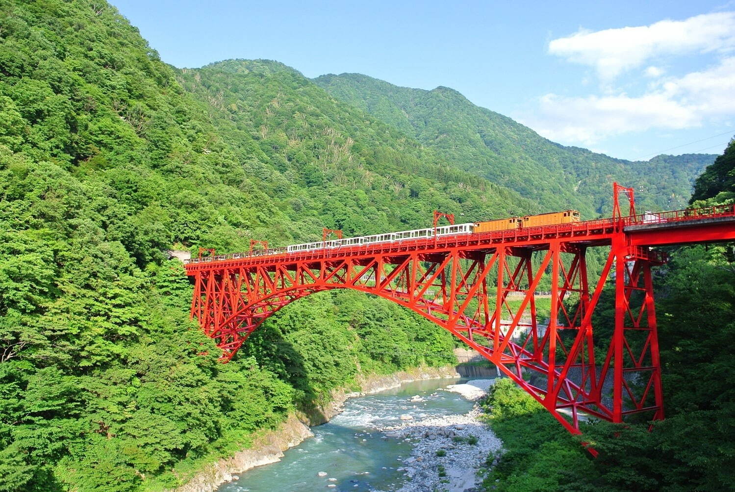 “1泊2日の旅行に”「北陸観光」おすすめモデルコース、海の幸食べ放題＆絶景スポットなど｜写真88