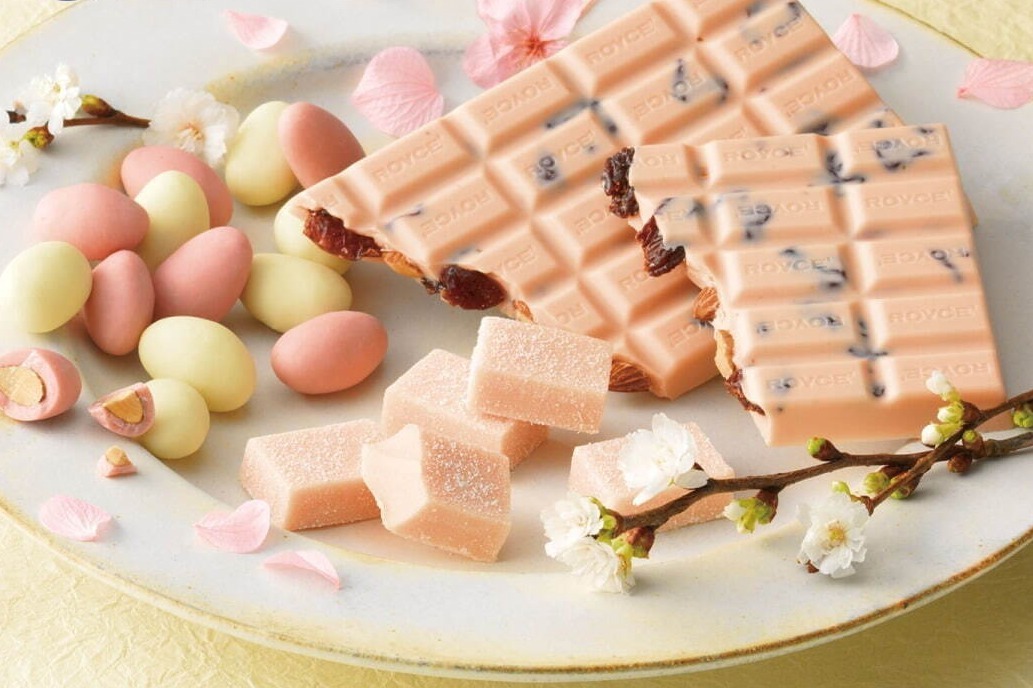 ロイズの桜スイーツ、“桜×チーズ”生チョコレートやドライチェリー