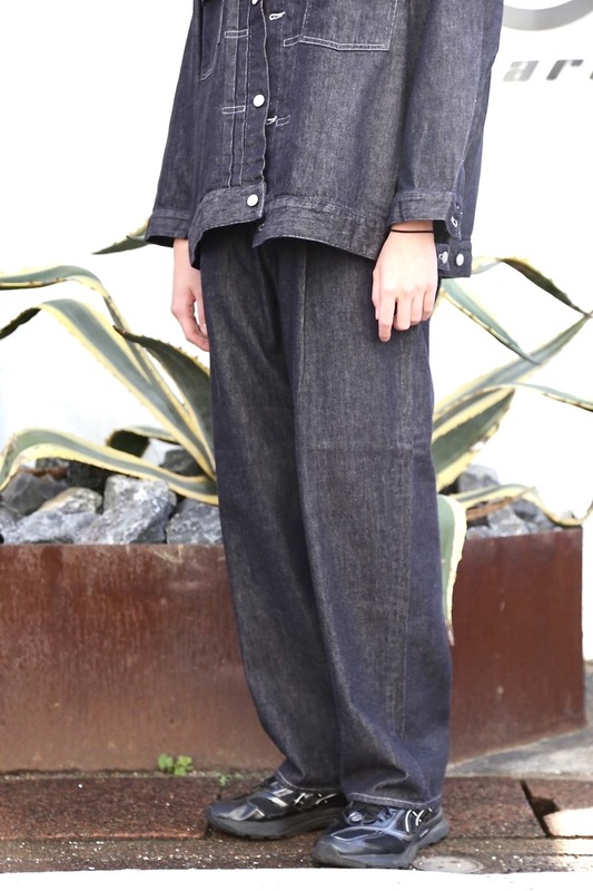 ColoColorfast Denim Two Tuck Tapered Pants