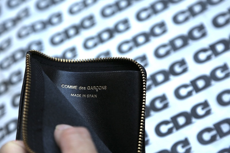 Wallet COMME des GARCONS Classic Leather L字型ZIP財布SA3100"発売 - 画像3枚目