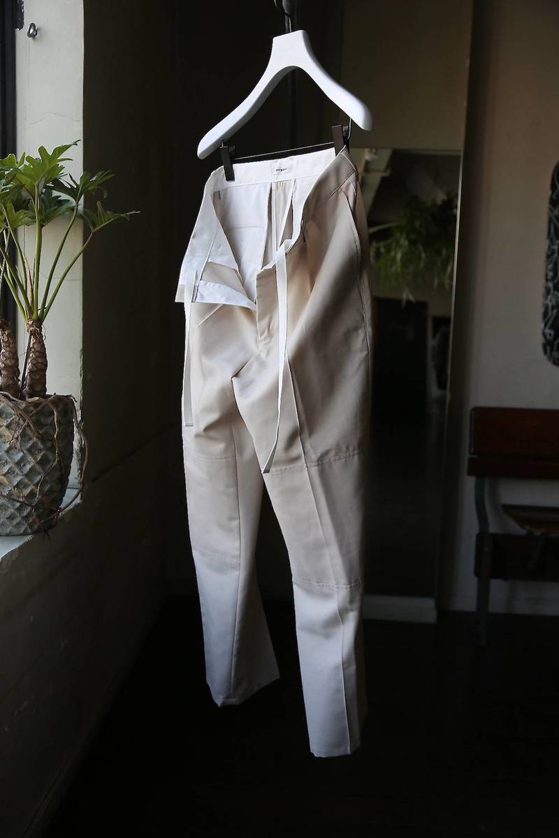 MATSUFUJI Modified Farmers Trousers(M211-0401)GREIGE※1月23日発売 写真3 - マーク  山口のアイテム - ファッションプレス