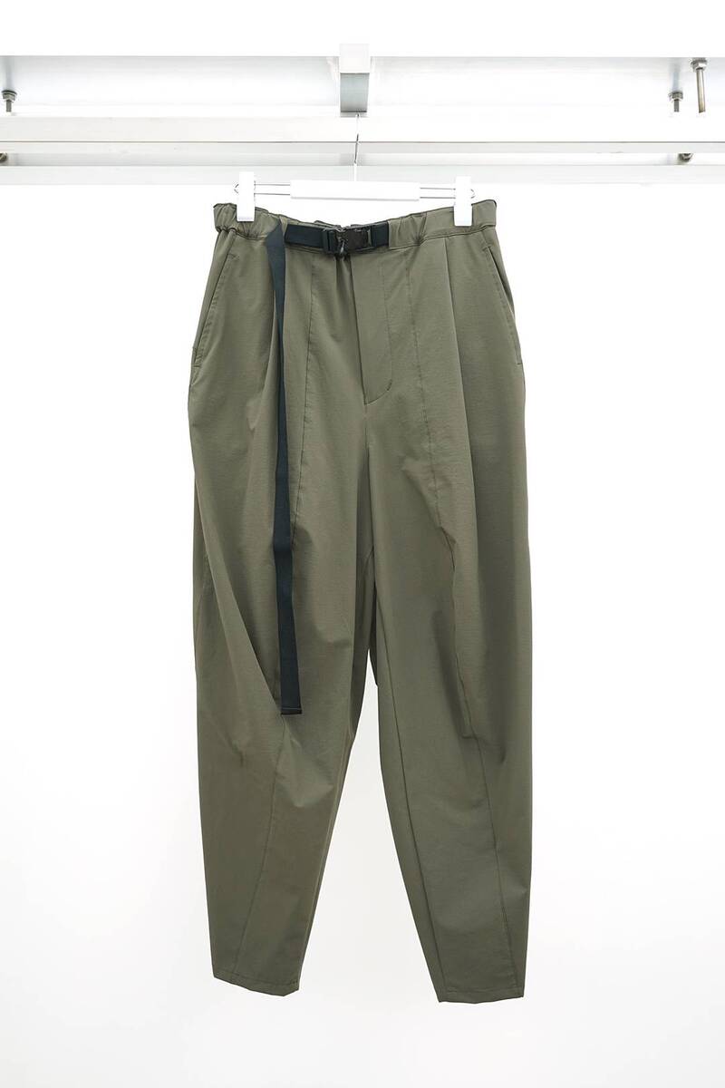 [The Viridi-anne] (ザヴィリディアン) VI-3562-04 WATER-REPELLENT STRETCH WIDE PANTS (DARK OLIVE) - 画像1枚目