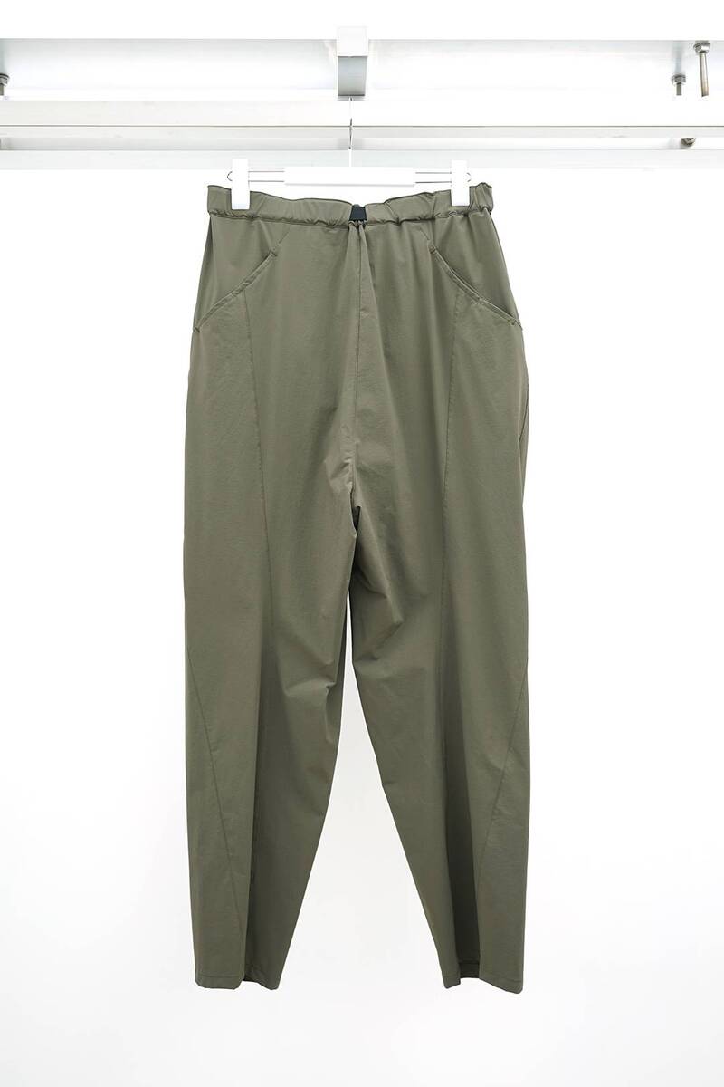 [The Viridi-anne] (ザヴィリディアン) VI-3562-04 WATER-REPELLENT STRETCH WIDE PANTS (DARK OLIVE) - 画像2枚目