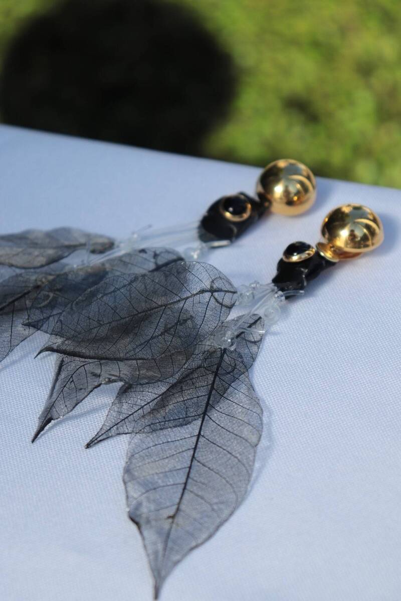 FUMIE＝TANAKA/clear real leaf earring - コウズ リック クロの