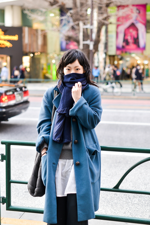 吉田 奏穂さん - フェラガモ(Ferragamo)、イッセイ ミヤケ(ISSEY MIYAKE)｜原宿ストリートスナップ - 写真2