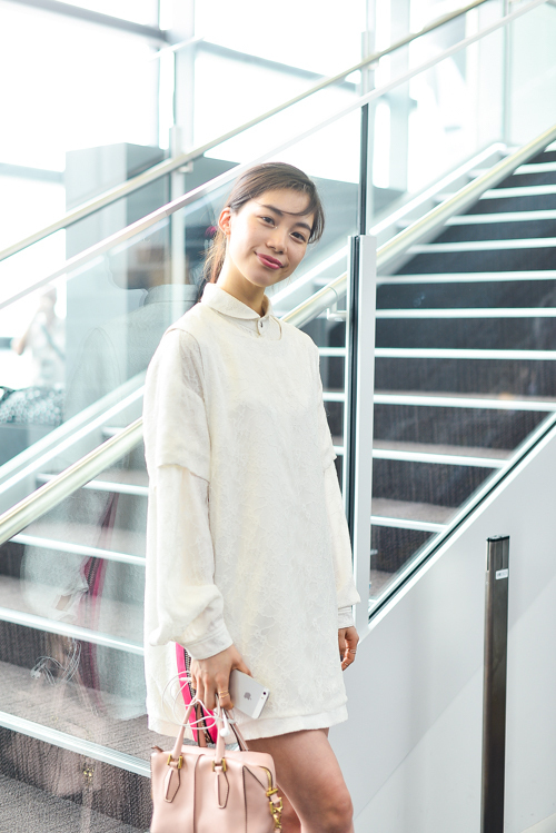 宮本 彩菜さん - トッズ(TOD'S)｜渋谷ストリートスナップ - 写真2