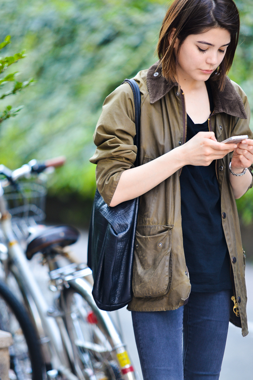 加納 みずきさん - バブアー(Barbour)、トップショップ(TOPSHOP)｜原宿ストリートスナップ - 写真3