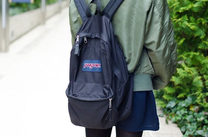 西嶋 みなみさん - ジャンスポーツ(JanSport)｜原宿ストリートスナップ - 写真4