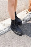 シミズ ヒカルさん - ステューシーウィメン(STÜSSY WOMEN)、ドクターマーチン(Dr. Martens)｜渋谷ストリートスナップ5