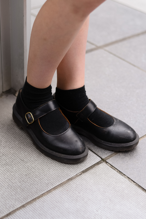 佐藤 ゆりあさん - ドクターマーチン(Dr. Martens)、オリビア・バートン(OLIVIA BURTON)｜原宿ストリートスナップ - 写真5