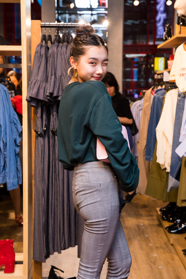 新野尾 七奈さん - ザラ(ZARA)｜渋谷ストリートスナップ - 写真2