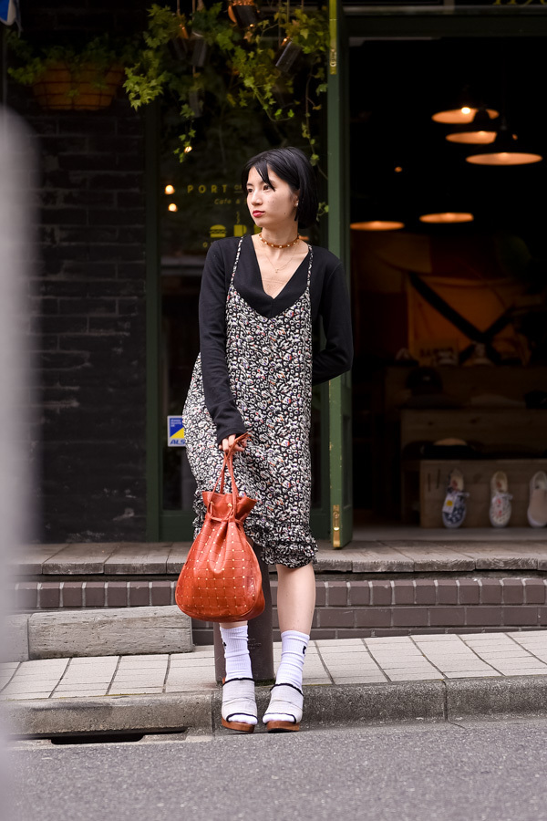 木原 理恵子さん - ザラ(ZARA)、トーガ プルラ(TOGA PULLA)｜青山・表参道ストリートスナップ - 写真2