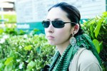 岩崎 朋恵さん - レイバン(Ray-Ban)、ユニクロ(UNIQLO)｜青山・表参道ストリートスナップ2