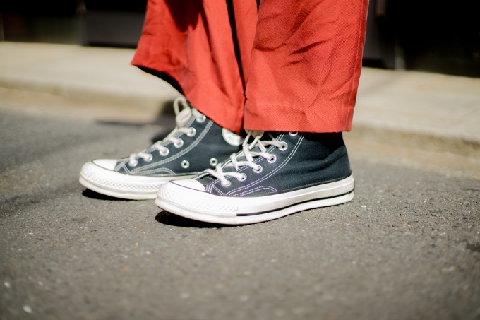 中島 潮里さん - オーラリー(AURALEE)、コンバース(CONVERSE)｜原宿ストリートスナップ - 写真4