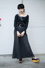 乾 里咲子さん - ヴィヴィアン・ウエストウッド(Vivienne Westwood)、マメ クロゴウチ(Mame Kurogouchi)｜原宿ストリートスナップ1