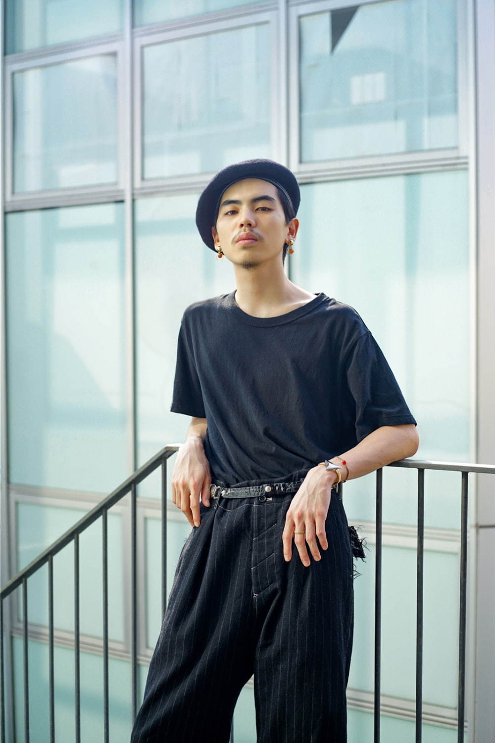 崎 歩さん - ユニクロ ユー(Uniqlo U)、サルバム(sulvam)｜渋谷ストリートスナップ - 写真2